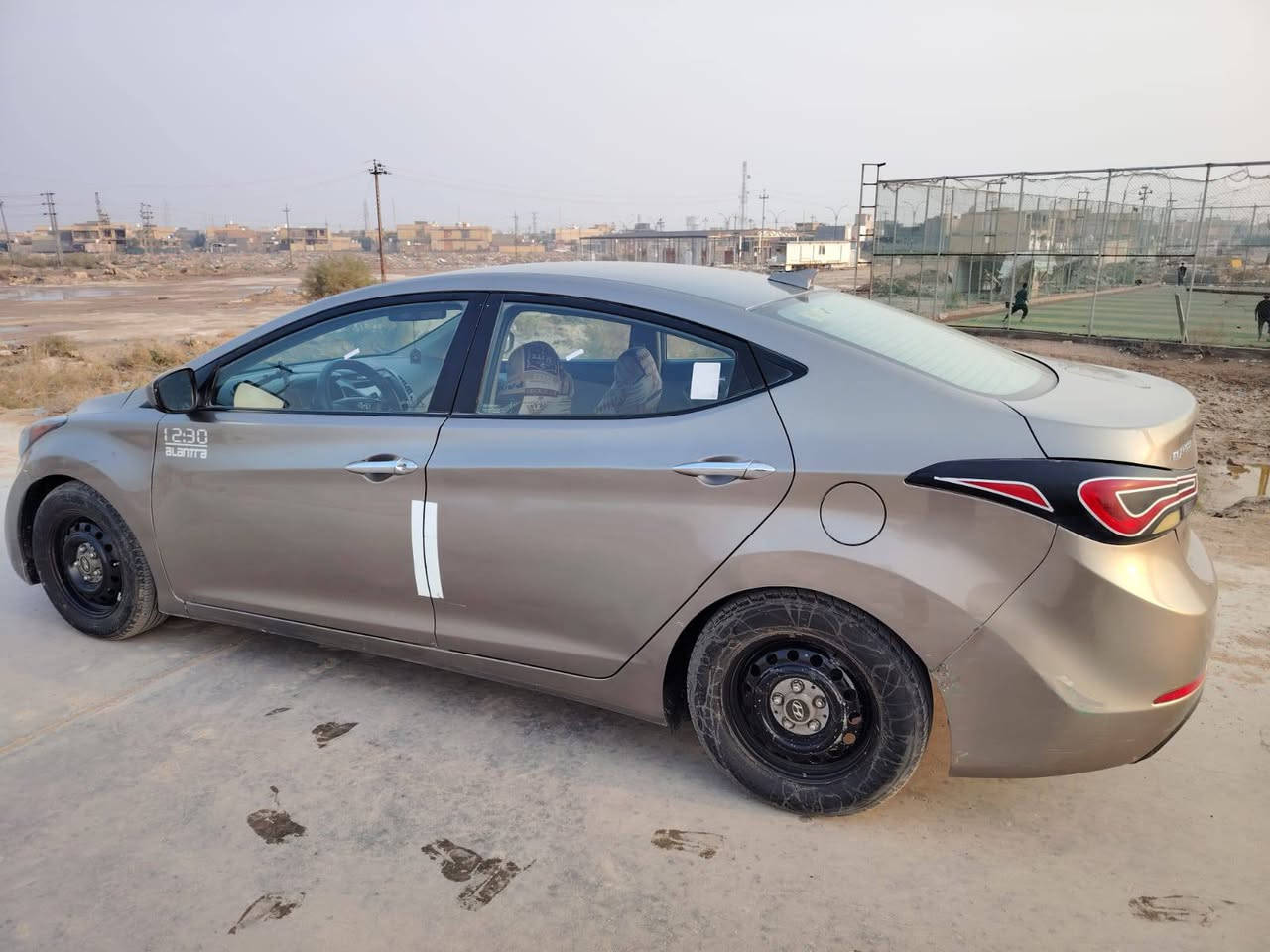 سلام عليكم النتره 16 امريكي ضربته جاملق وبنيد بيه رشات صبغ اليبل واحد مكينه 200 رقم دوالي بسمي المكان الناصريه غراف السعر 100 و5 اتصل وتدلل ***********
