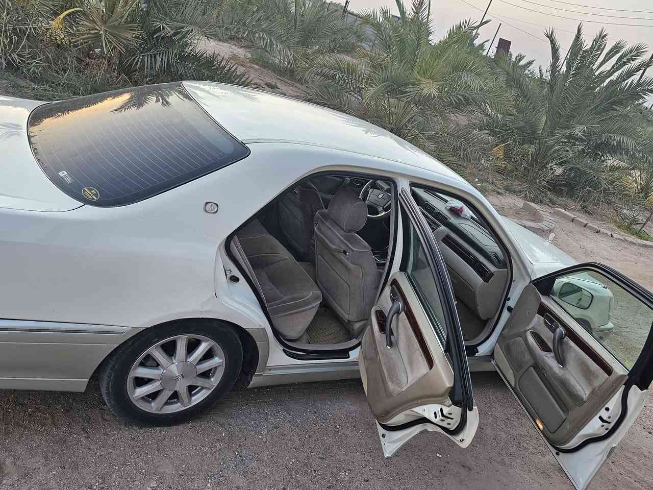 ملكه ادوات كصة قمارة دكمتين مكفوله من جميع النواحي كير محرك تبريد حداديه وتخم تاير شاشه كشنات كهربائيات اماميه وخلفيه ويل نجمه محرك D4 سيارة جديده واحلى من الصور مكان البصرة للبيع السعر ٣٧ وبيه مجال قليل للاستفسار اتصال او واتساب على رقمي ***********

