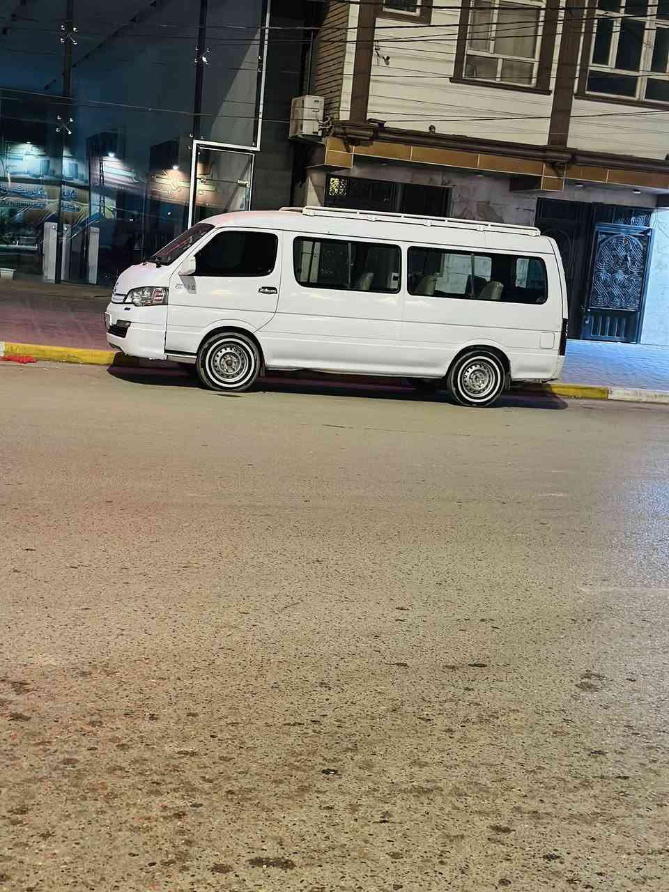 السلام عليكم جنبي H1 للبيع سياره جديده مابيها خياسات عمرتهن وره الزياره تخم تاير باتري جديد سياره مانقصها شي 
سياره ابيع موصليه لان عليها غرامات ١٥٠٠ مرور وراعيها يريد مليون ياله يداور مطلوبه للمصرف ومرفوع الحجز عنها بس ضاع كتابها أبيع برميل وأربع تايرات للاستفسار عل خاص أو عل رقم ***********
