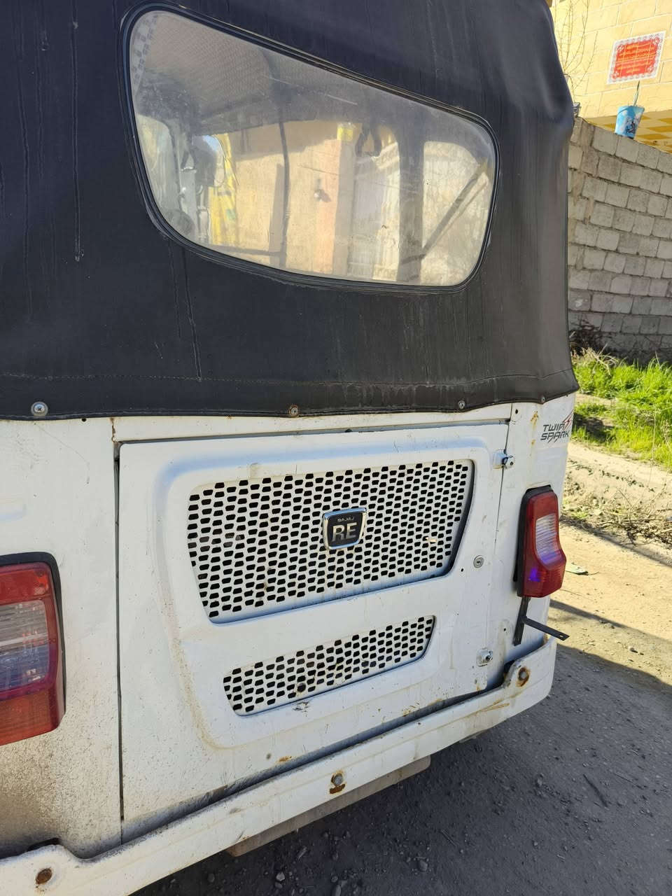 رقم وسنوية بغداد ٢١
مكانها جديدة الشط ورة البوابة مال الحسينية مال راشدية

***********
