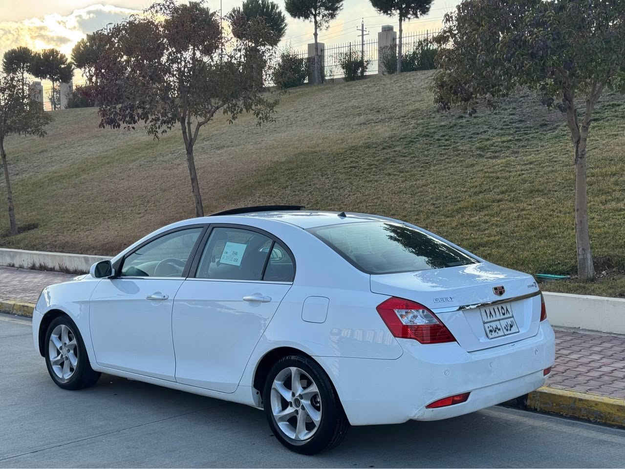 جیلی ئیمیگراند ٧ فوول مواسەفات
١ پارچەی بۆیاخە بێناو گرتن
فوول فوول مواسەفات
گێڕوو مەكینە بەشەرت
سەنەوی بەسەر چوە بەنـــاوی خۆمانەوەیە
٤ تایەو ویلی بیلادی لۆك
تەقەو ڕەقەی هیچ تێدا نیە
سەیارەكە وەك ڕەسمەكان جوانە
ساردی نیە چەن چاڵێكی هەیەو تەواو
شوێن:سلێمانی
ژم:***********
نرخ:٦٤ گەڵاو معامەلە السليمانية, العراق
