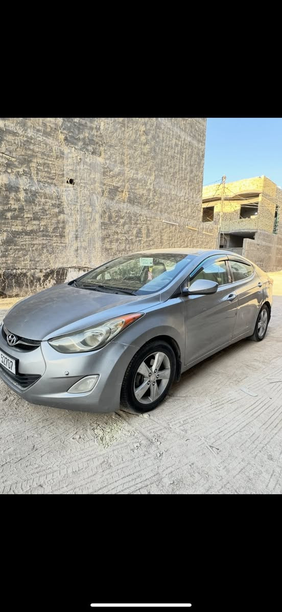 الانترة ١٣ وارد امريكي محرك ١٨٠٠ دوش ضربتها جاملق الايمن البنيد والقمارة صبغ وارباع الجاملقات  سعرها ٨٦. بيها مجال قليل ***********
