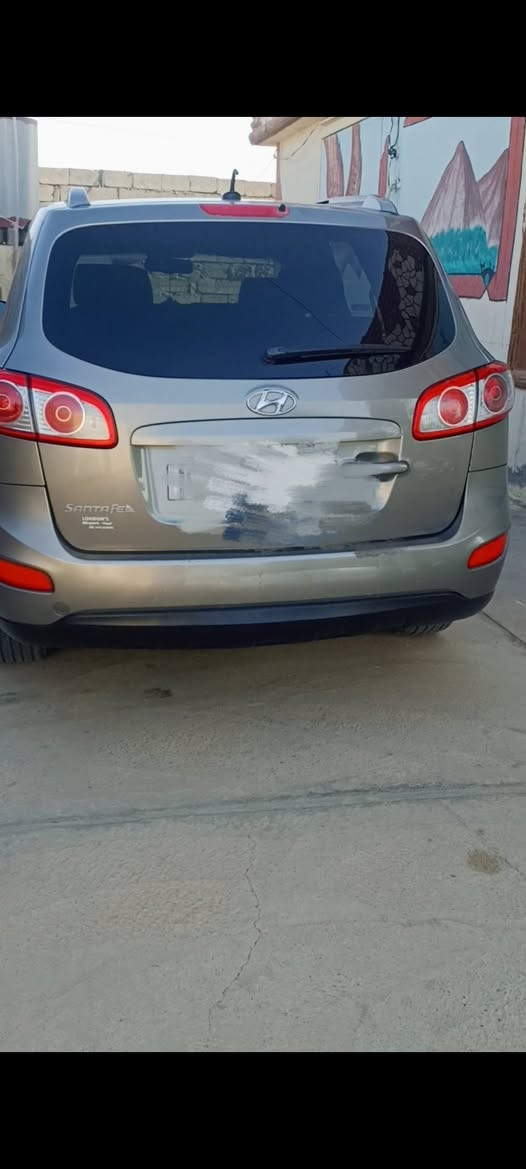 سياره سنتافي 2012 فول مواصفات
1_تحكم ستيرن
2_تدفئة كشنات
3_فتحت سقف
4_تبريد ثلج
5_محرك 2400
ما عدا البصمه السعر الاتصال على الرقم ***********
