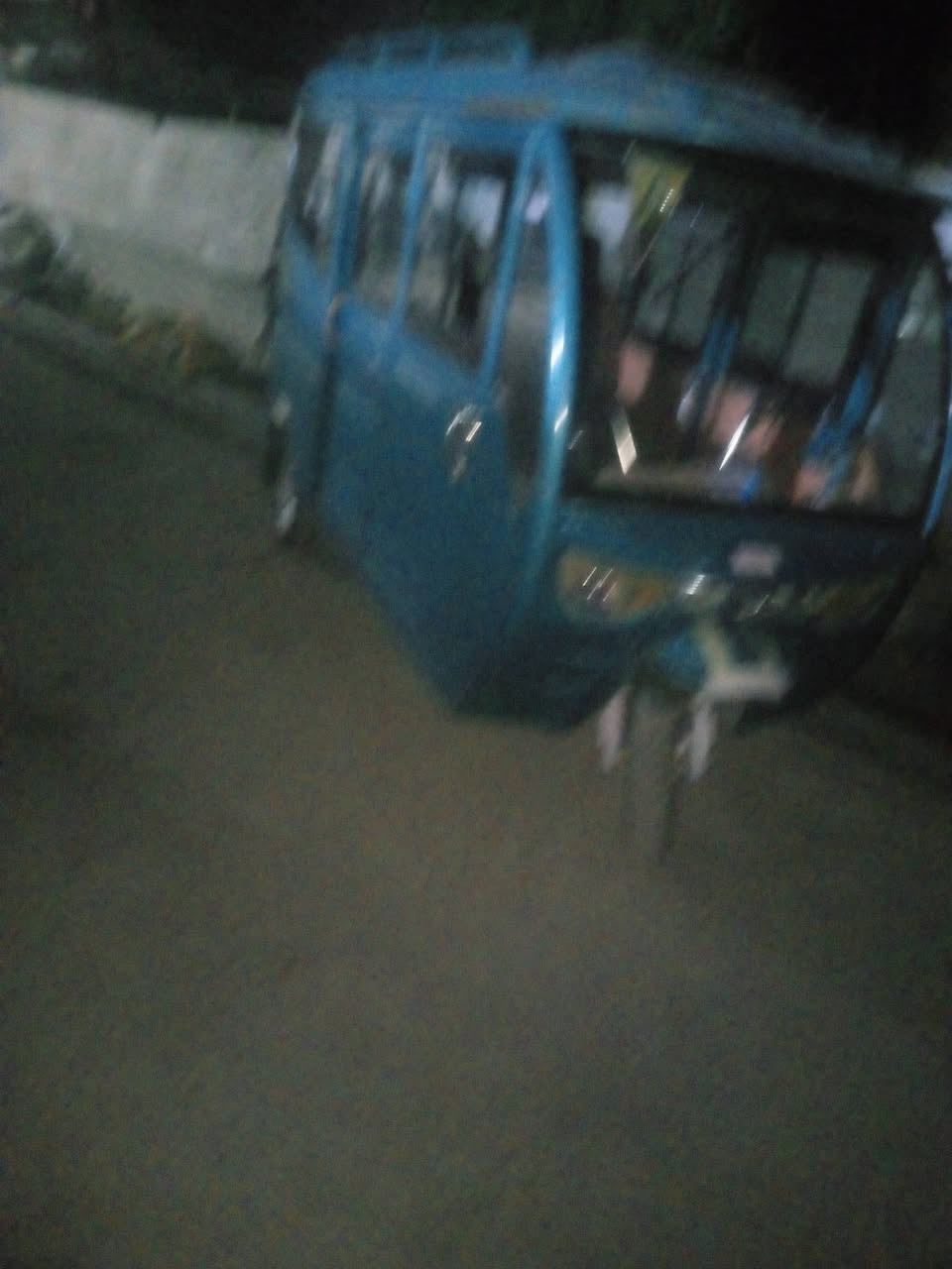 تكتك بيبان للبيع موديل ٢٣ شهر ١١رقم مكينه ستوته خير من الله نواقصه بس الجوزه واللايت سبيره ما نازل اوراقه ضائعه تكفل حلال وحرام وغرامته كفاله السعر ٢٧٠٠ الاتصال ***********
