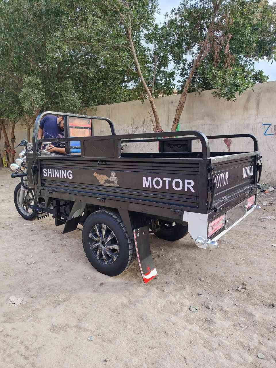 سلام عليكم ستوته للبيع صقر جمره فحل باب أول موديل 2015 بلاد ومكينه 2020 شرط كفاله كهربائيات شغاله دبلات ركبه وشاصي مكفولات مكينه وكير واكسل كفاله بدي مكفول فقط مصبوغ حراري اثار جرد بدي كلاب ورك عالي تخم تاير جوبلس ويل عنكبوت اوراق كامله واصليه نضافه نفس الصوره مكان ديوانيه مركز مكلف بنشر ***********
