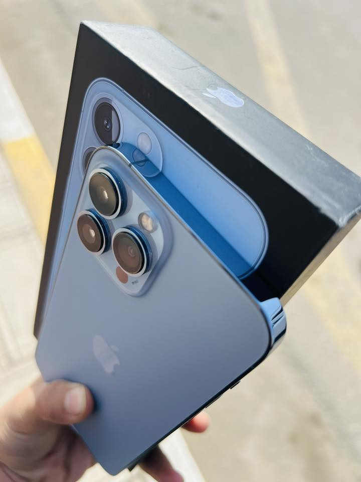 ‏سلام عليكم أيفون 13 برو ماكس ‏اللون المميز البحري بالذاكرة 256 بطارية 85 بلادية غير محفزه عدد دورات الشحن 806 مرات الجهازاخوي الجديدة معنى الكلمة نظافة 100% 100 كامل ملحقات المكان الناصرية المركز السعر اتصال فقط ***********￼
