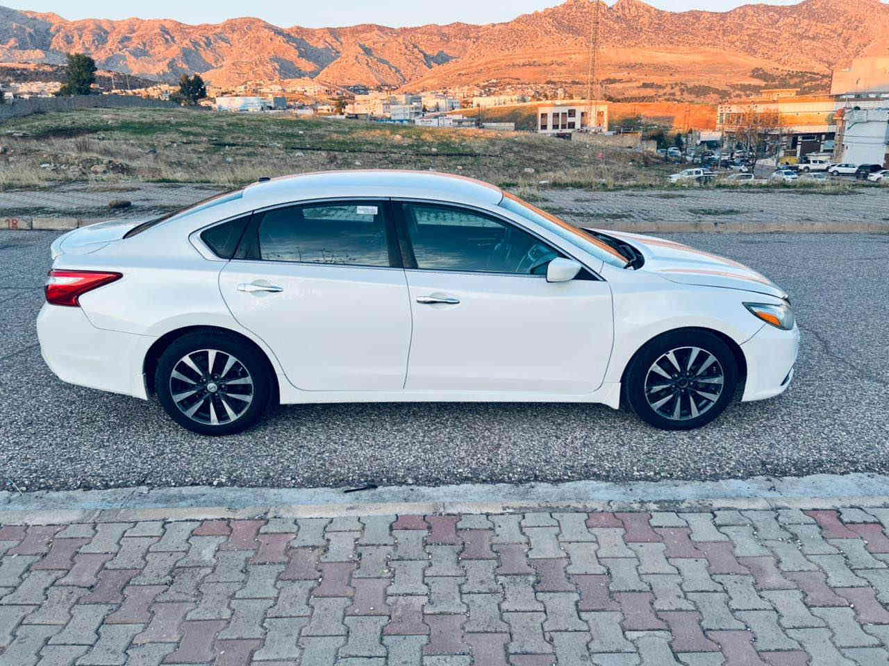 السلام عليكم 
للبيع نيسان التيما موديل 2018
رقم دهوك بسمي 
سعر  117 ورقه 
عليها غرامات مرور ٣٨٠ الف ينزل من سعره
رقم  قديم سنويه فحص وهزه كله جديد
مكينه وكير وتبريد كله بشرط وين ماتريد افحص
محرك 2500 المرغوب اربعه سلندر
مواصفات SR فول عدا فتحه
رادار امامي وخلفي وجانبي كله شغال شرط
بصمه 
ابواب بصمه 
صندوق بصمه
كشنات جلد
تحديد سرعه
تشغيل عن بعد 
شاشه وكاميرا
وبعد بيها مواصفات 
سيارا بيها جاملغ امامي + بونيت صبغ بدون دواخل
رقم شاصي موجود مع صور 
سيارا احلى من صور سيارا نظيفه ما بيها مصرف
حجر كزوز بشرط
هاتف اسيا ***********
هاتف كورك *********** واتساب
هاتف كورك *********** واتساب
عنوان سياره قضاء عقرة بعيده عن اربيل وموصل ساعه دهوك, العراق
