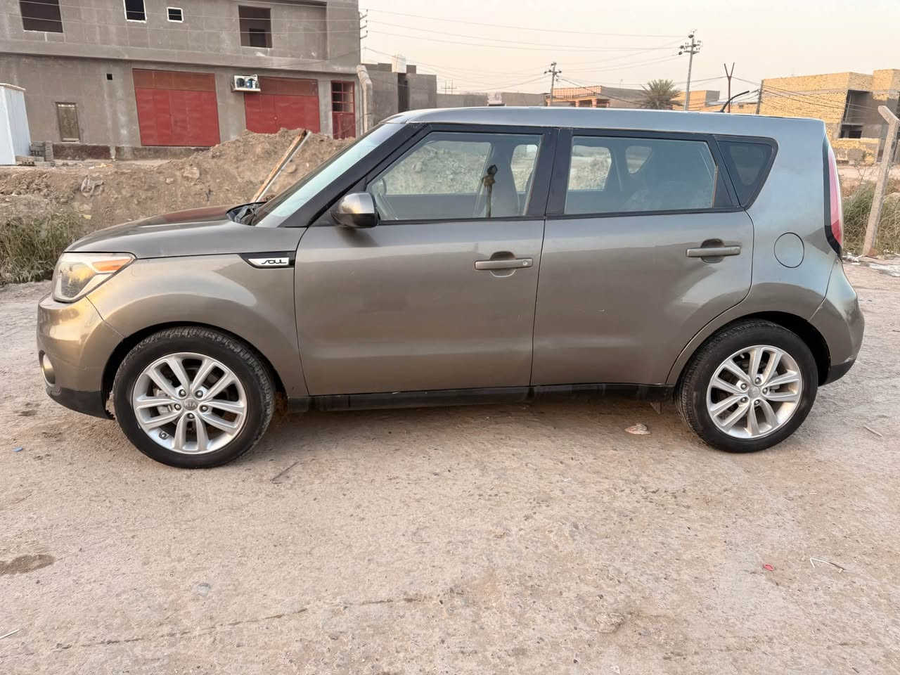 كيا سول 17 امريكي مصبوغه عام السيارة ماشية 78 الف السيارة حلوة وجاهزة مكينة وكير وحدادية وتبريد مكينة 2000 رقم نجف انكليزي السعر 92 وبيها مجال بسيط مكاني بابل حلة, بابل


**إذا كنت صاحب هذا الإعلان وتريد حذفه لأي سبب، رجاءا أرسل رسالة إلى الدعم الفني**