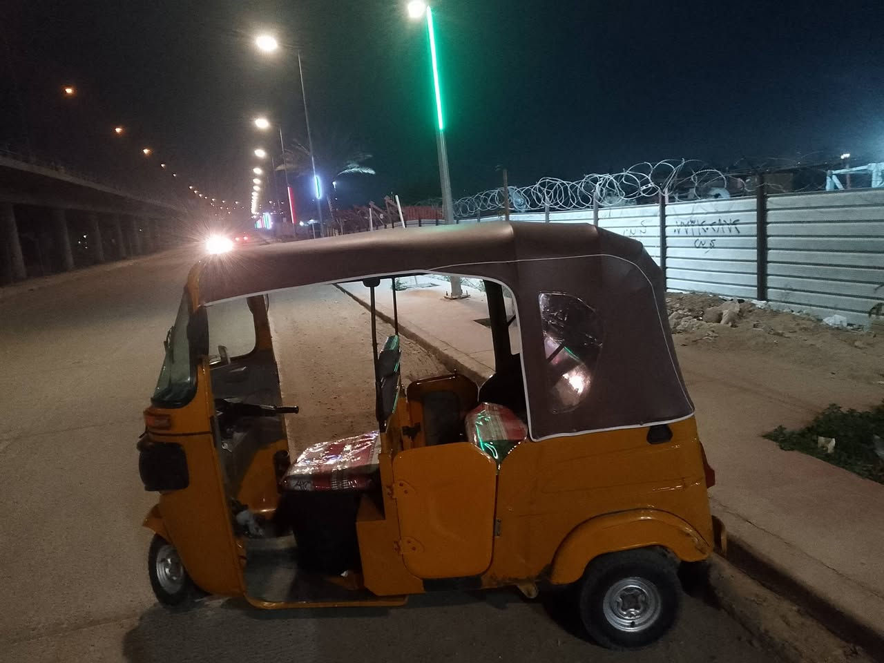 سلام عليكم تكتك للبيع 2021 تكتك خير من يم الله لاتنقيص لا تبخير تكتك بيهة طخة بل تكمة موضحة في ألصورة فدوة أروحلكم ألمو شراي ليتعبني مكاني بل شعلة رقمي ***********
