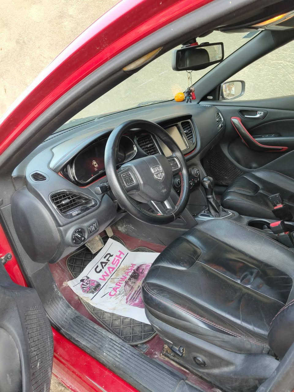 السلام عليكم 
دوج درات 2015 السياره بيه فقط قطعه وحده والباقي مكفوله كفاله عامه كير ومكينه كفاله السياره فول مواصفات واحد على واحد تبريد شغال عله وضع الشركه رقم بغداد مشروع وطني مكينه 2400 السياره جديده مال جناي ماناقصه اي شي السونار موجود بالصور مكاني بابل 
السعر 85 وبيه مجال 
استفسار /***********
