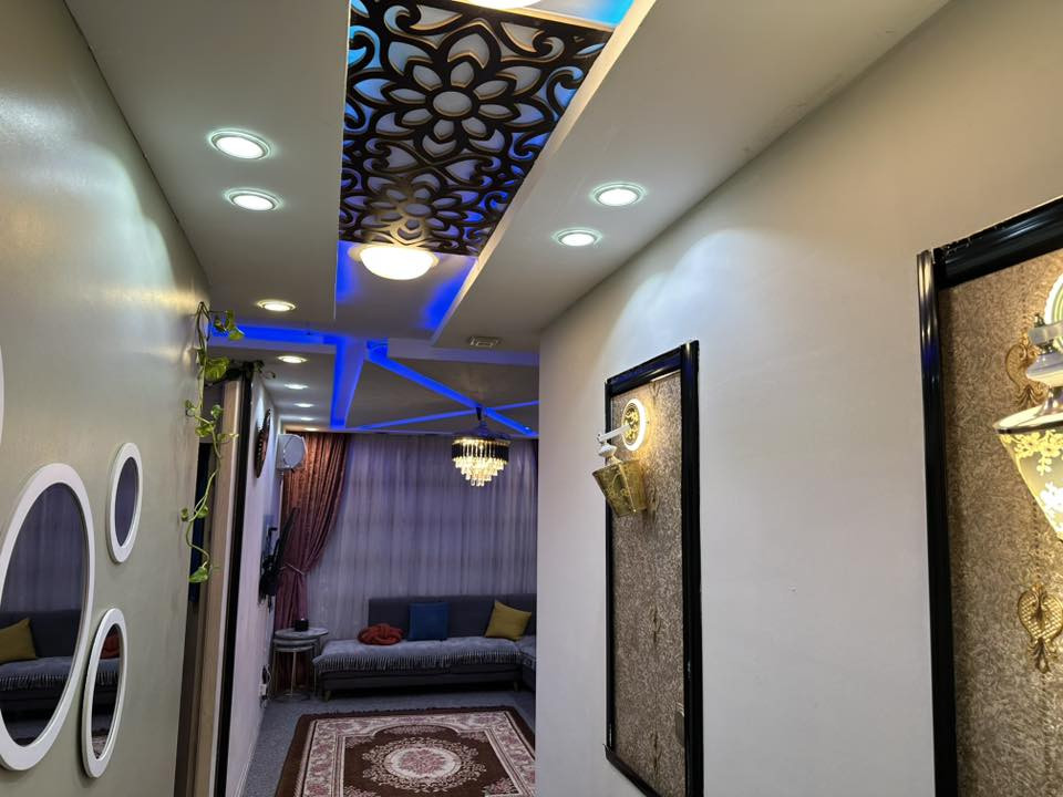 شقة ١٠٠ غربي ط٧ مدفوعة الثمن مجمع b١ السعر ١٢٠ مع الاثاث ***********
