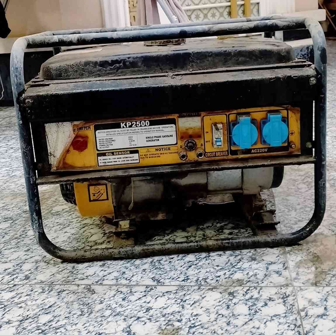 مولد للبيع مستعجل سعره 90 وبي مجال.


**إذا كنت صاحب هذا الإعلان وتريد حذفه لأي سبب، رجاءا أرسل رسالة إلى الدعم الفني**