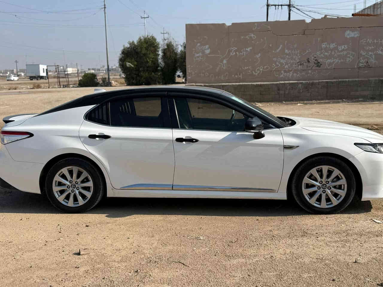 بسم الله الرحمن الرحيم
تويوتا كامري ياباني اصلي 
الموديل 2019
وارد خليجي  ساز اصل 
كفاله عامه من الصبغ 
سعه المحرك 2500

مواصفات السياره LE
زنون 
شاشه كبيره 
حساسات خلفيه 
هاند بريك دكمه 
قطعتين تبريد 
ويل كب 
اشاير بل مري 
مانع انزلاق 
تحكمات سترين 
كروس سرعه 
وباقي المواصفات المعروفه 

السعر 19,000$
يعني 190 ورقه بيه مجال
 
العنوان الانبار
الاستفسار ***********
واتساب ***********
