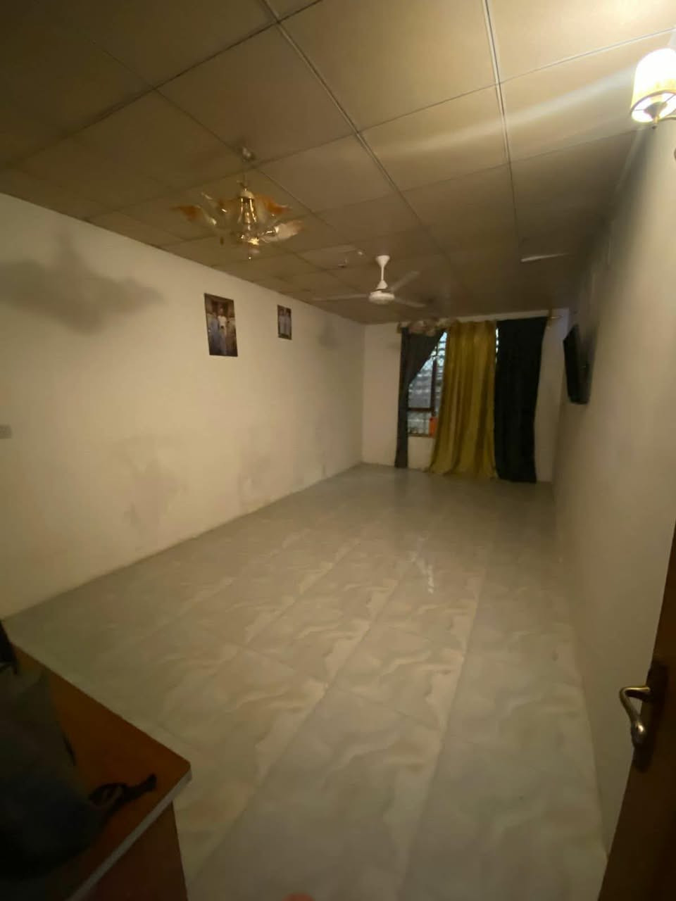 🏠 دار للبيع في منطقة التصنيع 🏠
فرصة مميزة لامتلاك منزل في موقع حيوي!
📌 تفاصيل العقار:
 المساحة: 150 متر مربع.
 السند: طابو ملك صرف (تحويل مباشر).
 الموقع: بغداد -  المدائن منطقة التصنيع.
💰 السعر والتفاصيل الإضافية:
 لمعرفة السعر والتفاصيل الكاملة، يسعدنا تواصلكم معنا مباشرة.
📞 للاتصال والاستفسار:
اضغط على الأرقام التالية للتواصل المباشر (اتصال أو واتساب):
 ***********
 ***********
