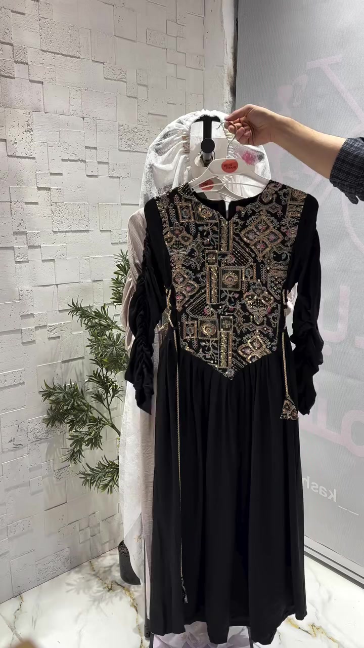 ✨ ازياء كشمير ✨
٠أناقة بسيطة ولمسة ناعمة تكمل أطلالتكِ في رمضان 🌙
٠ قياسات المتوفرة /  m , L , xl 

٠ متوفر خدمة توصيل داخل النجف و الكوفه 3000 
  جميع محافظات العراق 🚕 5000
للأستفسار أكثر مراسلة دايركت او عن طريق واتساب ***********

#ملابس_نسائیه #رمضان2026 #نجف
