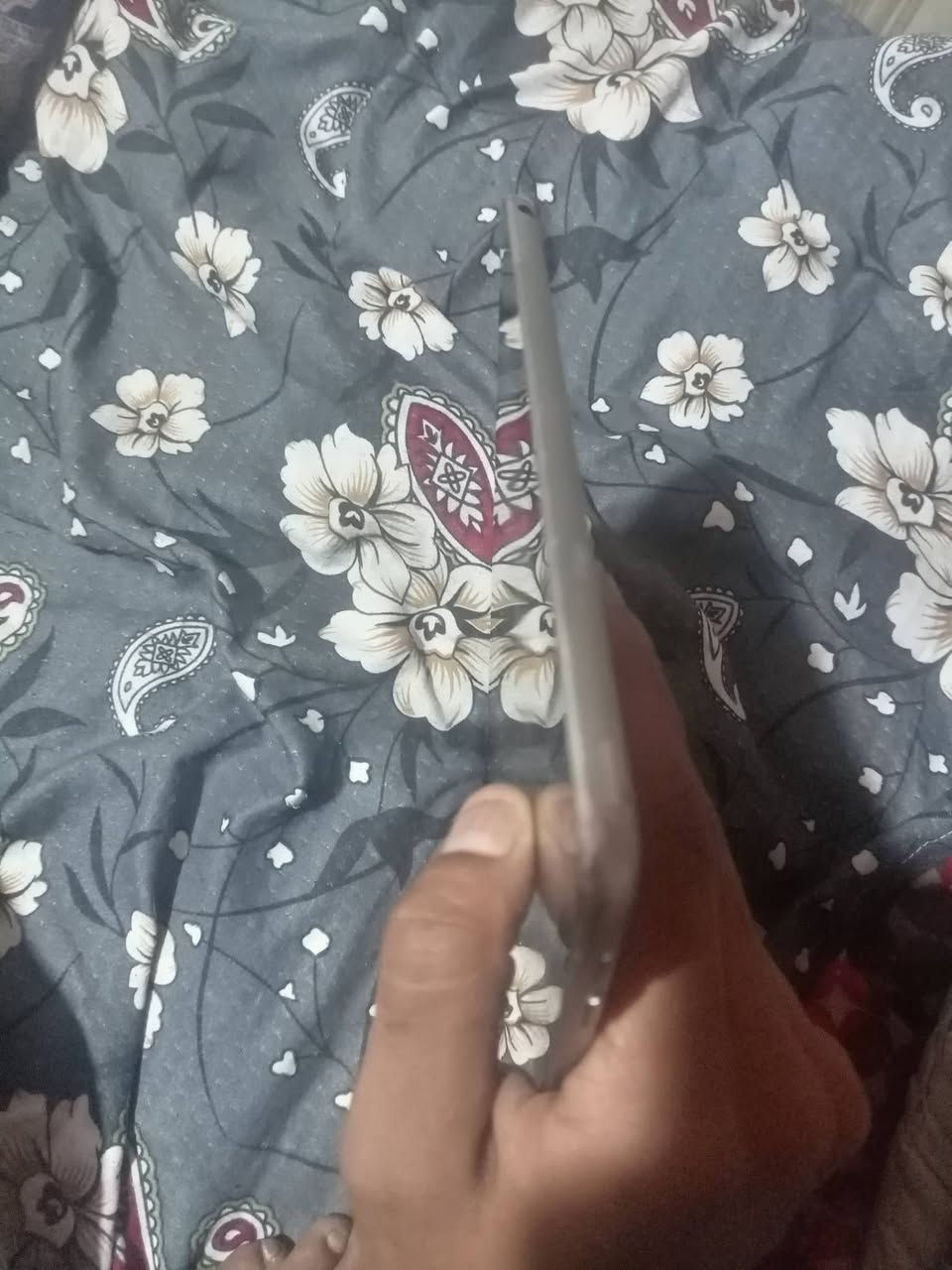 سلام عليكم ايباد جيل سادس ذاكره 32 الايباد كلشي ممستبدل بي فقط هذه  الايباد كلشي مويه طخصات بشاصي خفيفات لا مثرات ولا هاي سعره 80قفل قفل قفل 70ميصير 80 قفله مكاني بغداد مدينه الصدر هذه رقمي بي وتساب ***********
