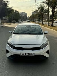 كيا فورتي موديل 2022 لون ابيض   وارد أمريكي محرك 2000 دوش   ماشية 32 م...