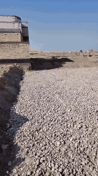 الهم صل ع محمد وآل محمد 
مكتب ابو علي المقاولات العامه 
مستعدون الكافه اعمال الدفان في الطوبه ونخيله افراز النفط قلع الارض حد التربه القويه دفان بمادت السبيس والجلمود وسمنت الخبط الدرجه الاولى وافضل انواع السبيس مع حدل3طبقات الاستفسار ع الارقام التالية وانه حاضر متواجد خاص ***********
