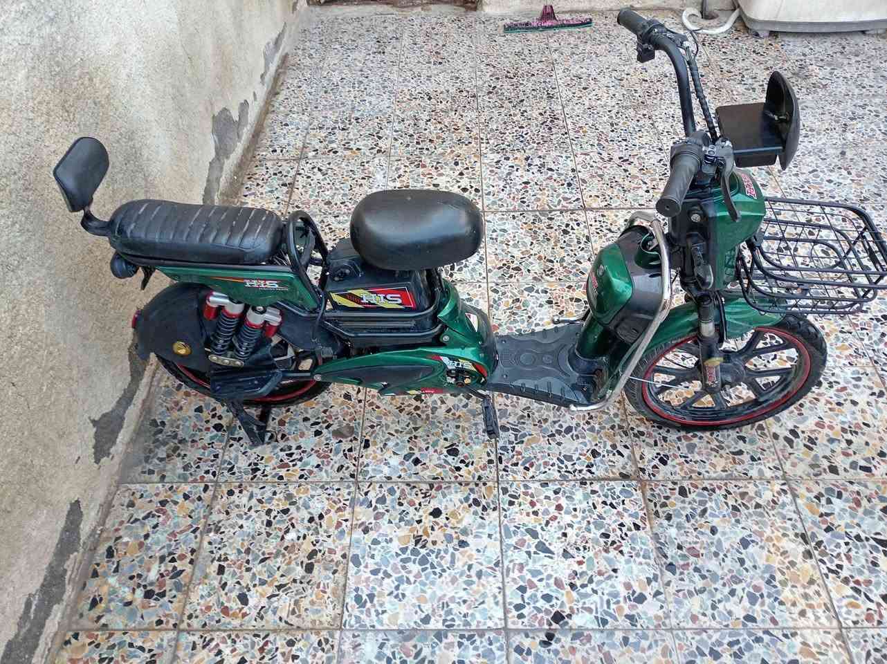 سلام عليكم دراجة شحن موديل 2024 شهر العاشر 🔴🔴ماتشتغل🔴🔴 كهربائيات كلهة شغالة بيهة بصمة وسويج وكارت مكاني بغداد حي الكوفة للاستفسار ***********
