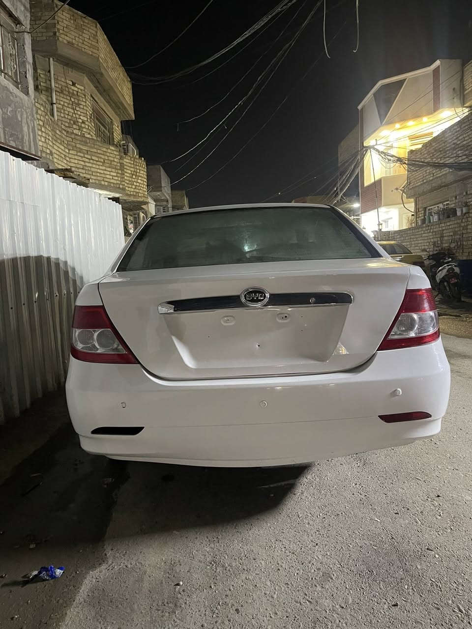 بي واي دي f3 موديل 12. رقم بغداد.
كير مكينه مكفولات   صدر امامي وخلفي جديد. 

تخم تاير جديد. تبريد نقص غاز. داخل نضيف  

سياره مصبوغه عام. بدون ضربه. بدون اي شي. اثر جراد. 

يرادلهه ترتيبات بسيطه. اتصل واستفسر اكثر. 

***********
