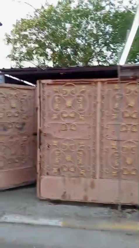 البيت للبيع تجاوز بغداد الحسينيه مال راشديه مصقط خلف البانزين خانه البيت علا شارع عشرين بيت وحديقه خلفيه وكراج جبير اي استفسار علا الرقم *********** بي واساب اخوان مكلف بلنشر بيت نضيف سيراميك
