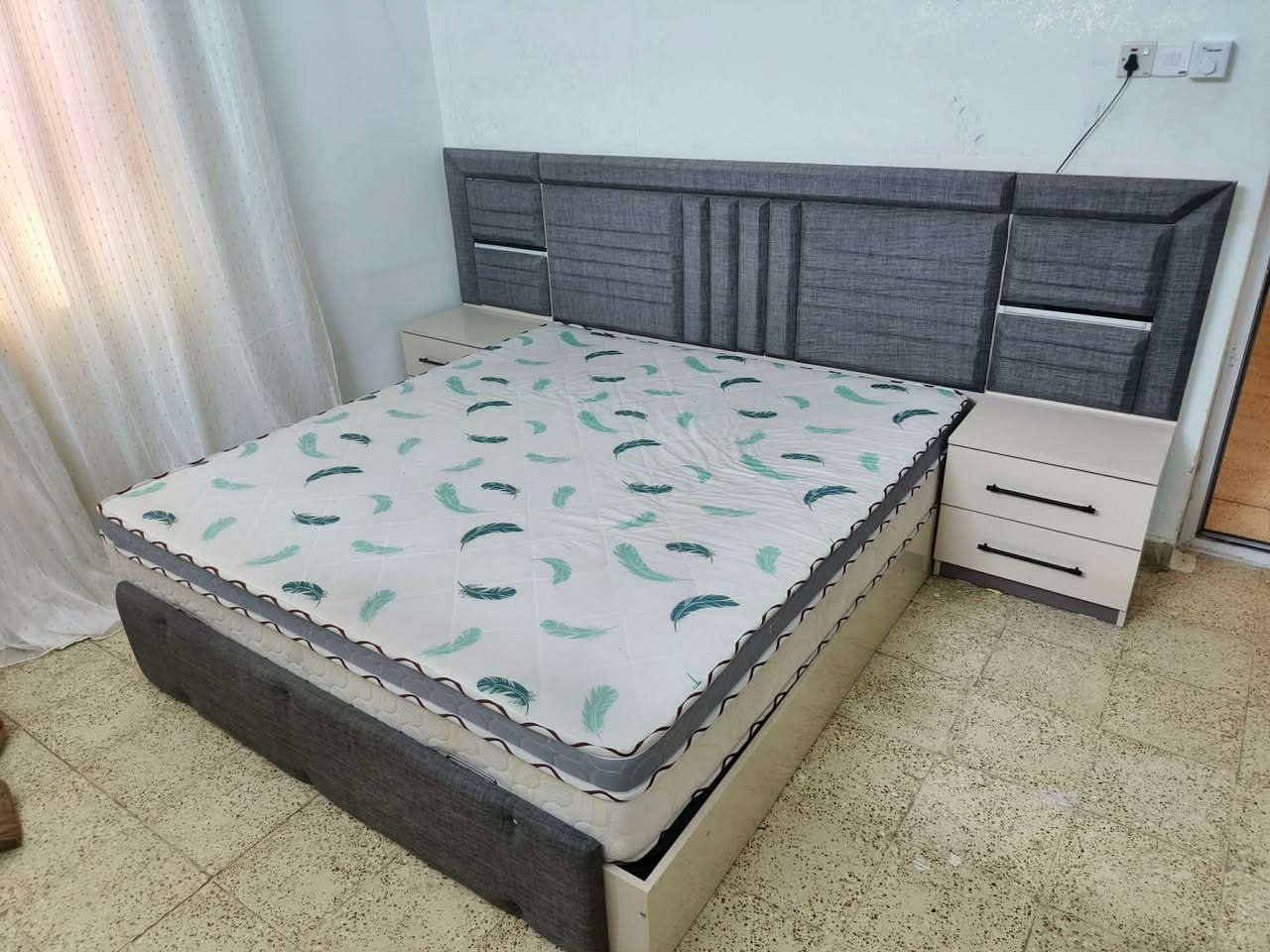 غرفه جديد مكان فلوجه 
تسع قطع 800بي،مجال


**إذا كنت صاحب هذا الإعلان وتريد حذفه لأي سبب، رجاءا أرسل رسالة إلى الدعم الفني**