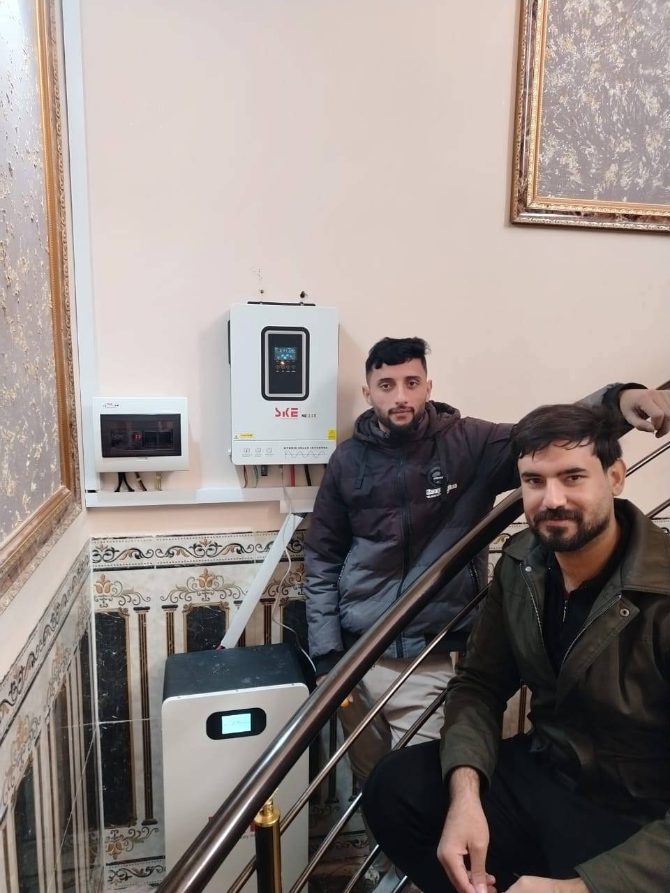 بفضل الله وبحمده قامت كوادر شركتنا (شركة المهندس للطاقة الشمسية) بنصب منظومة طاقة شمسية منزلية لأحد زبائن شركتنا
العرض الاقوى تحطيم الاسعار 🔥 🔥 🔥 🔥 🔥 🔥
العرض الاول 🔥 🔥 🔥
السعر : 4،000،000 نقدا
السعر : 5،000,000 قسط 
القسط الشهر 277 الف فقط
القدرة : 15 نهاري و 15 ليلي 
الألواح: 620 واط ضمان 15 سنة  عدد7
البطارية: ليثيوم حجم 15 كيلو واط ضمان 5 سنة
الانڤيرتر :  حجم 6 كيلو مع واي فاي مدمج ضمان 2 سنة 
العرض الثاني 🔥 🔥 🔥
السعر :  3,500,000 نقدا
السعر :4,500,000 قسط
القسط الشهري250 الف فقط
القدرة : 10 نهاري و 10 ليلي 
الألواح: 610 واط ضمان 15 سنة  عدد 5
البطارية: ليثيوم حجم 10 كيلو ضمان خمس سنوات
الانڤيرتر :  حجم 6 كيلو مع واي فاي مدمج ظمان 2 سنة
العرض الثالث 🔥 🔥 🔥
السعر : 2.750،000 نقدا
السعر : 3,750,000 قسط 
القسط الشهري 208 الف فقط
القدرة : 10 نهاري و 7 ليلي 
الألواح: 620 واط ضمان 15  سنة عدد5
البطارية: ليثيوم حجم 7 كيلو ضمان خمس سنوات
الانڤيرتر : حجم  4 كيلو ضمان 2 سنة 
العرض الرابع 🔥 🔥 🔥
السعر : 2،250،000 نقدا
السعر : 3,250,000 قسط
القسط الشهري 180 الف فقط
القدرة : 8 نهاري و 5 ليلي 
الألواح: 620 واط ضمان 15 سنة  عدد 4
البطارية: ليثيوم حجم 5 كيلو ضمان خمس سنوات

 #شركة #المهندس #للطاقة #الشمسية 
كركوك - الحويجة - شارع المشاتل قرب جامع كامل الحاج صكر مجاور شركتي الدليان والصبحي للحجم والعمرة 

***********

للحجز و الاستفسار
مدير شركة المهندس للطاقة الشمسية  
ربيع سامي الجبوري 
⁨ ***********
مهندس سعد 
***********
انور الفرحان 
مدير المبيعات 
***********
مهندس الصيانة 
عزيز الفرحان 
***********
 عمر الفرحان 
***********
