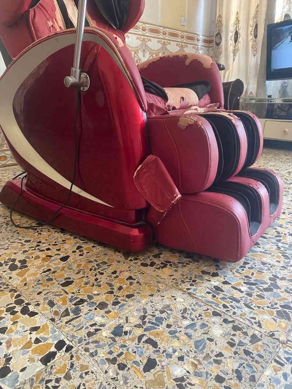 السلام عليكم كرسي تدليك للبيع كامل وياه جهاز تحكم ماله الإستفسار ***********
