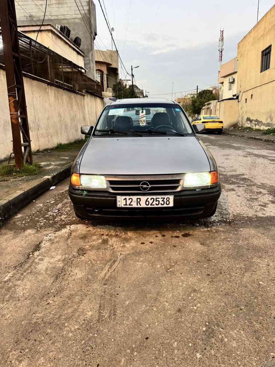 السلام عليكم
لبيع أوبل استر 

موديل ٩٢سيارة حجم ١٦

نضيفة معوزة شي 

كير ومحرك بشرط 

طخم كلو جديد 

تىدفة شالغة 

طخم تواير جديد 

السيارة باسمي اني الشرعي 

رقم جديد هزة جديدة سنوية ٢٠٣٠

شرط التحويل //// السعر ٤٧ وبيه مجال ل شراي 

***********

***********
