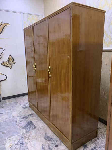 من رخصت مدير محترم كناتير اثنين صاج تفصال درجه اولى خشب ثقيل داخل وخارج صاج ضهر جرجوبه سعر كنتور اربعه بيبان 140 + سعر كنتور ثلاث بيبان 125 رقم هاتف *********** بغداد
