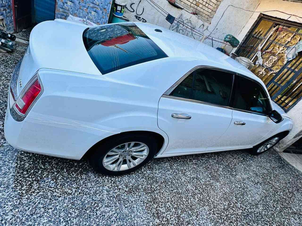 السلام عليكم مرخصت الدمن وبامه كفاله رقم بغداد بسمي بيه شبر صبغ باب مديل ٢٠١٢خليجيه  تخم تاير محرك كير الكسل تبريد جديد مشيه ١٦٥مكان بغداد سعره ١٧٥وبيه ها***********
