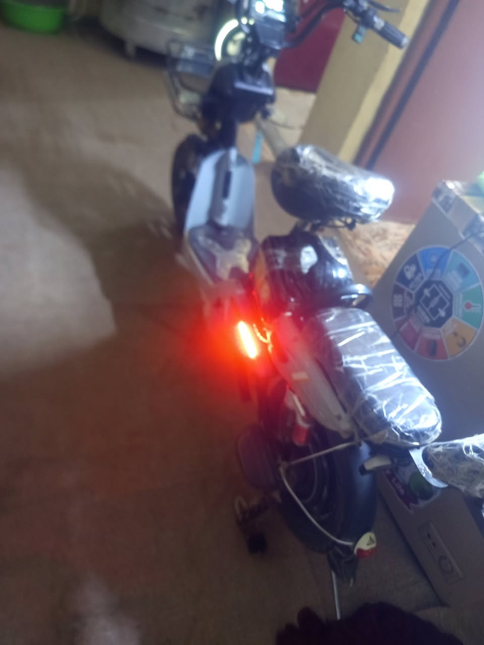 سلام عليكم باسكل شحن سعر 125 وبي مجال عنوان غالبيه سيف سعد رقم ***********
