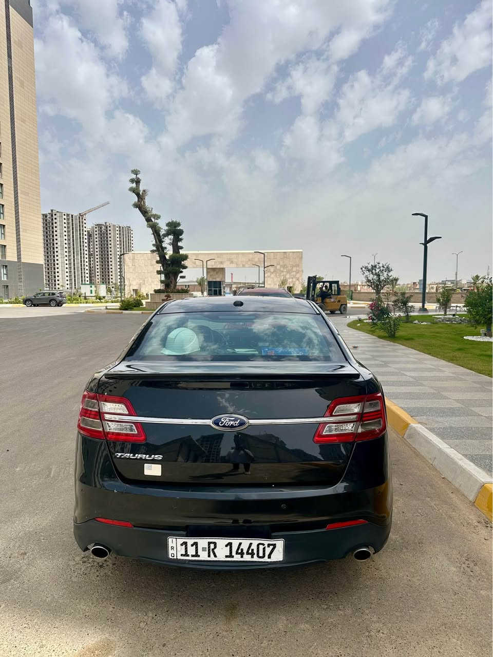 فورد تورس ٢٠١٣ sel 
للبيع فقط 
السياره جاهزه من كلشي حدادية امامي خلفي جديد تخم تايرات جديد عليها نانو سيراميك و بولش وحمام داخلي كامل من مركز موسكو منظومة الاحتراق بالكامل جديده 
مواصفات الsel معروفه تشغيل عن بعد حساسات خلفية شاشه كبيره و شاشه اعطال الكتروينه تبريد قطعتين بحاله ممتازه رمز باب كشنات جلد كهرباء تدفئه هيتر مري كروس سرعه لايتات زينون منظومة عالي ناصي 
مكينه جديده 
جاهزه من كلشي سياره 
مكانها بغداد حي الجهاد / الاطباء 
*********** بغداد, العراق
