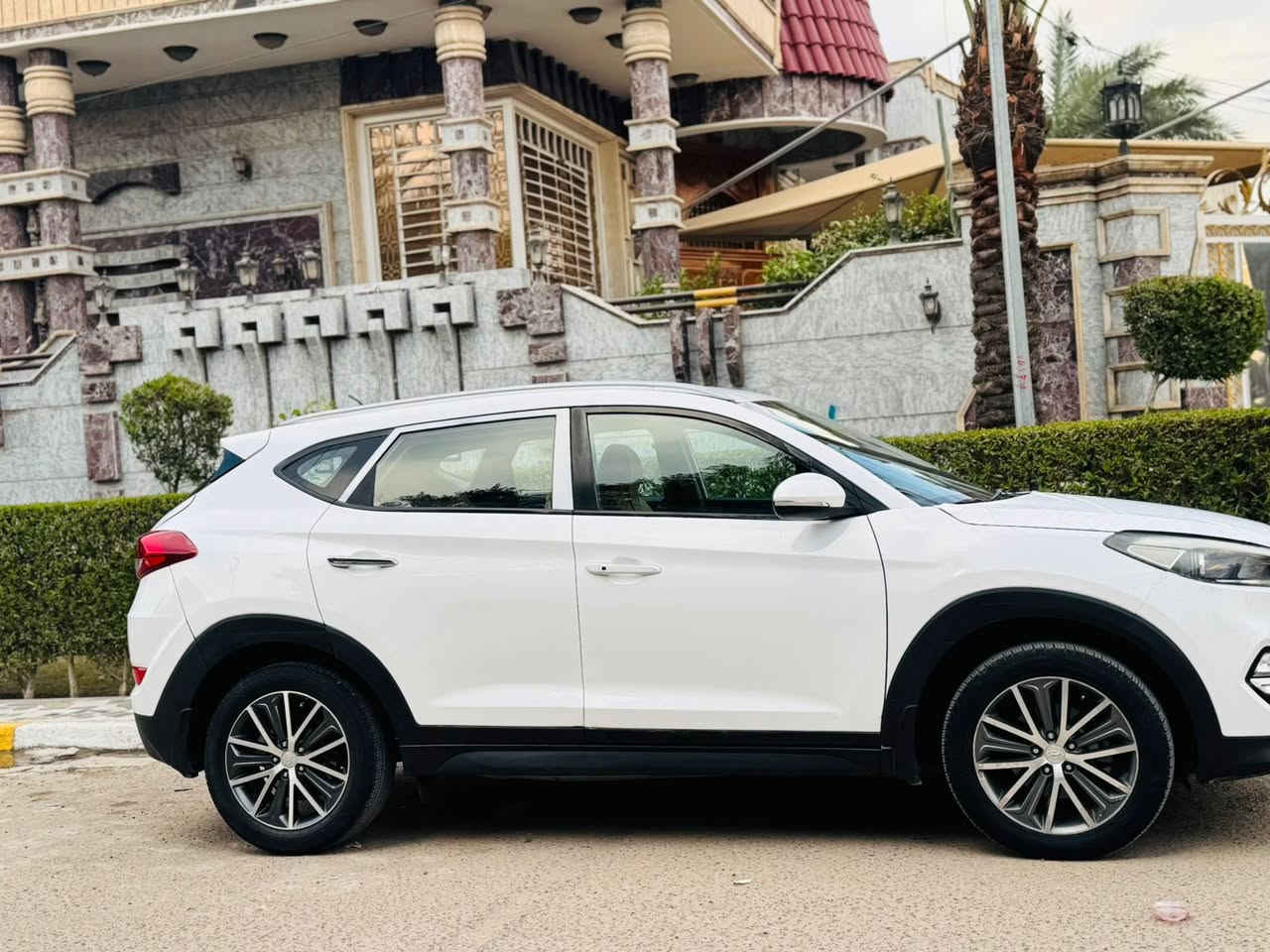 سلام عليكم
بيع مستعجل ?

توسان 2017 شركه الكاصد خليجي 
ب اسمي  
السعر118$ بيه مجال ؟ 
اتصال:***********

سياره بيه كم قطعه صبغ؟

مواصفات 

محرك 2000 دوش كفاله 
داخل بيجي 
كراسي كهرباء 
حساسات 
بصمه ابواب
كروز سرعة(مثبت سرعة)
تبريد قطعتين 
لايت دوار مع لستيرن
3وضعيات قيادة
SPORT
normel
ECO 
تحكم ستيرن جهتين 

بغداد
