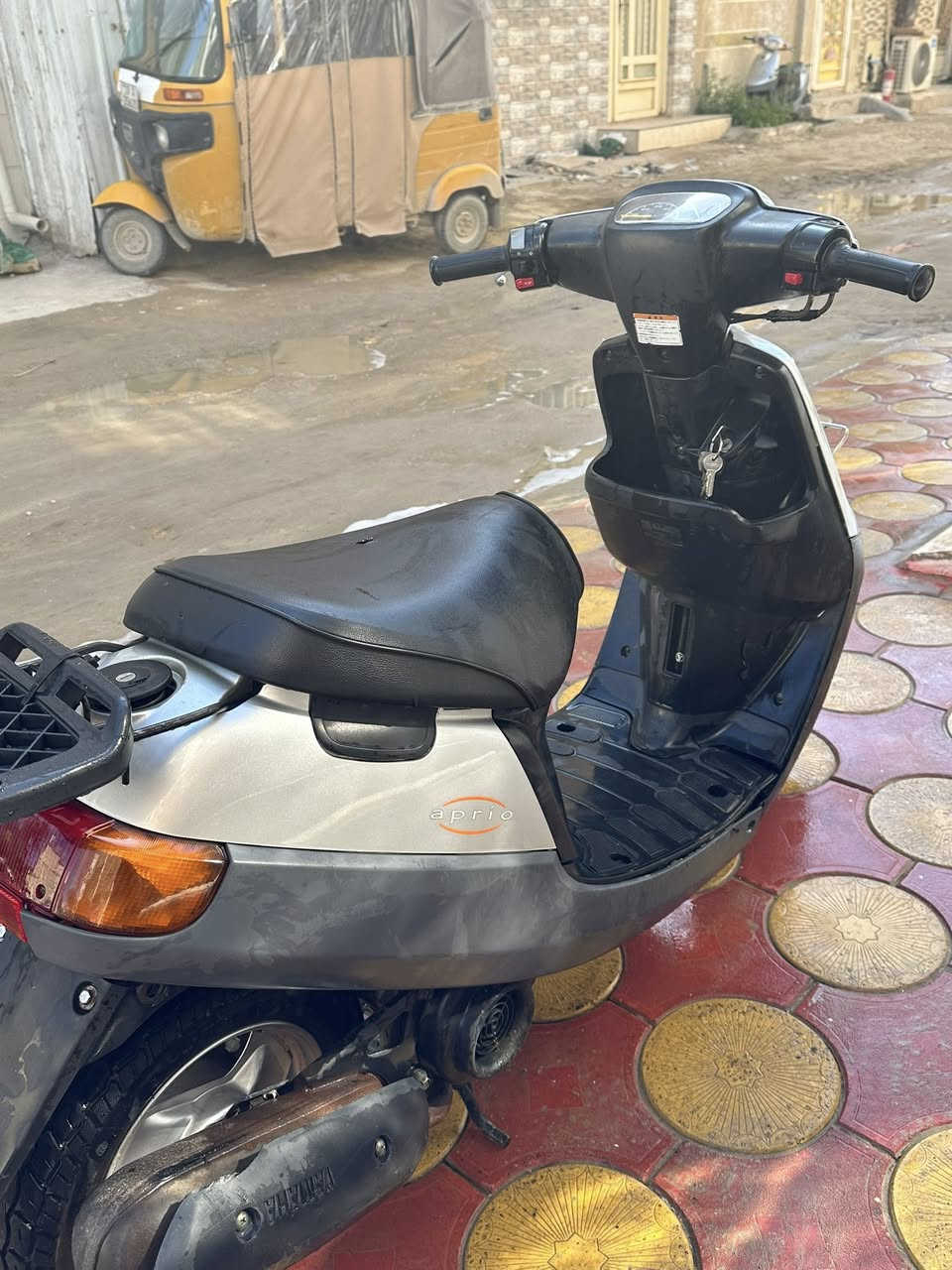 سلام عليكم دراجه للبيع بطه موديل 2003 ماناقصه شي نضيفه المحرك مامفتوح نكره سلف كهربائياته كله شغاله متواجد واتساب واتصال فقط عنوان كربلاء للاستفسار ***********
