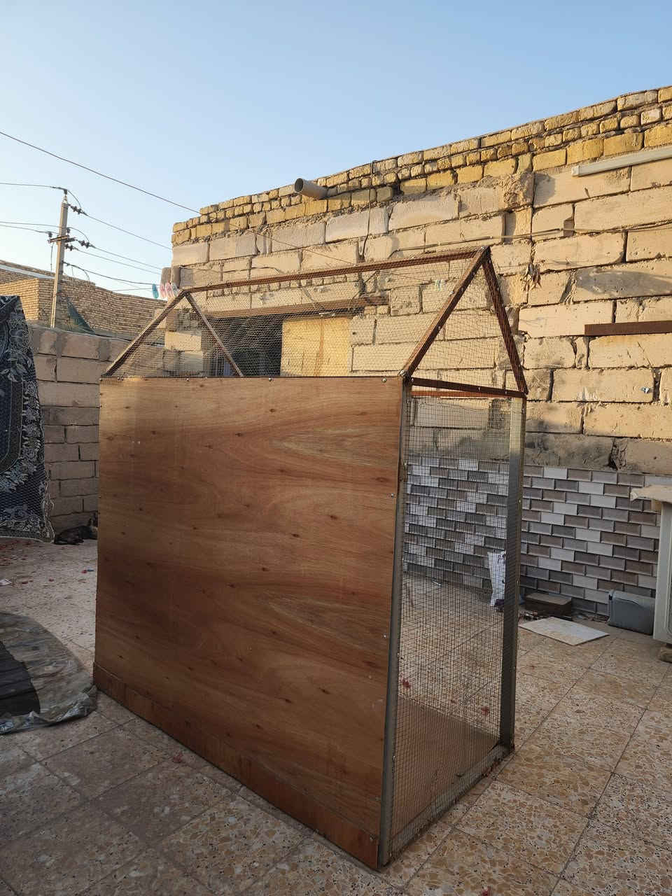 السلام عليكم
قفص طيور مرتب ما مستخدم طوله 170 عرض 150 كلش مرتب سعره 45 مكاني سوك الشيوخ حي العسكري 
***********
