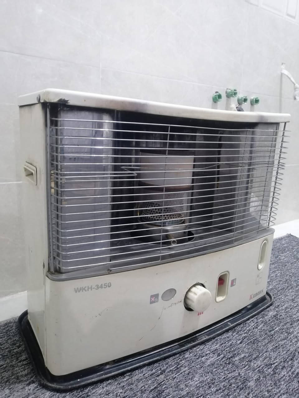 صوبه للبيع بس الجامه مكسوره كلشي مابيه السعر ٢٥... ***********
