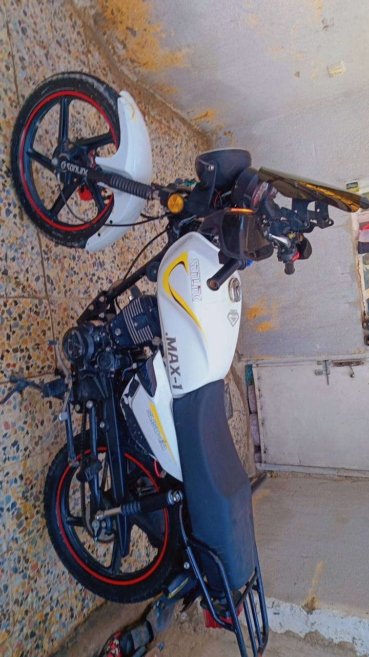 سلام عليكم سونك ماكس  دراجة نضيفة مكينة نضيفة مابيها اي نقص  عنوان بغداد  ***********
