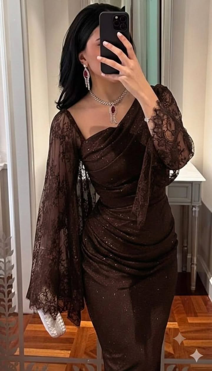 *سحر الغموض والاناقه*🌸🔥

استعدي لتكوني نجمه الامسية بإطلاله تحبس الأنفاس 😌  هذا الفستان ليسَ مجرد قطعه ملابس بل هو تجسيد للفخامة التي تجمع بين كلاسيكيه الاناقه وعصريه التصميم🌸

دانتيل دق الماس اجنبي مكفووول مبطن جورسيه ليكرا 🔥

 Color's 🎨
*خمري..بني..اسود...ابيض*

القياسات *s.m.l.xl*

من قياس ٣٨ حتى ٤٦ 

السعر 

 شحن وتوصيل بعد


**إذا كنت صاحب هذا الإعلان وتريد حذفه لأي سبب، رجاءا أرسل رسالة إلى الدعم الفني**