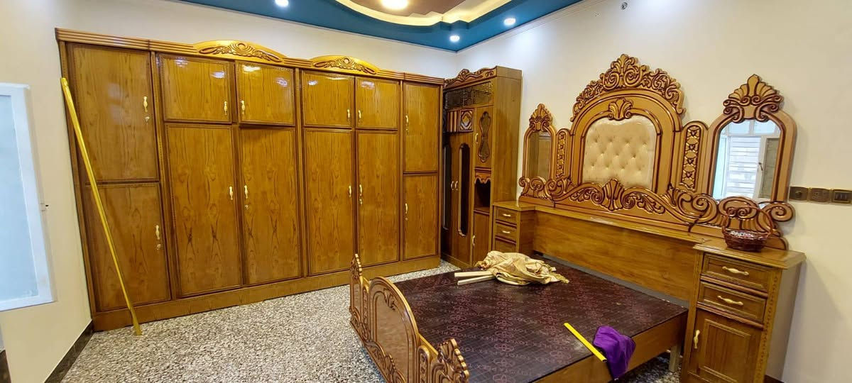 غرفه للبيع نضافه فول غير مستخدمه العنوان الفلوجة النساف قرب جامع الخالق
شديناه او صار تغيير بل غرفه 
سعره مليون او ستميه بيه مجال
لاتصال ***********
