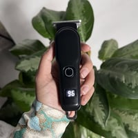 مكينة حلاقة رقمية • شحن أصلي • توصيل