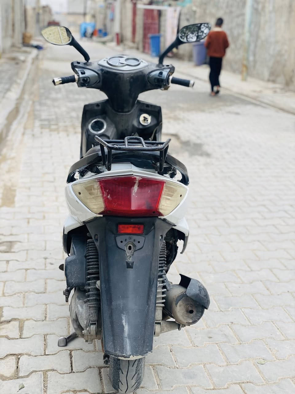 سلام عليكم
سكنس فحل للبيع كهربائيات كلها شغاله ماعده بس الدشبول طافي 

دراجه خير من الله 
عنوان بغداد المعامل 

***********
***********
