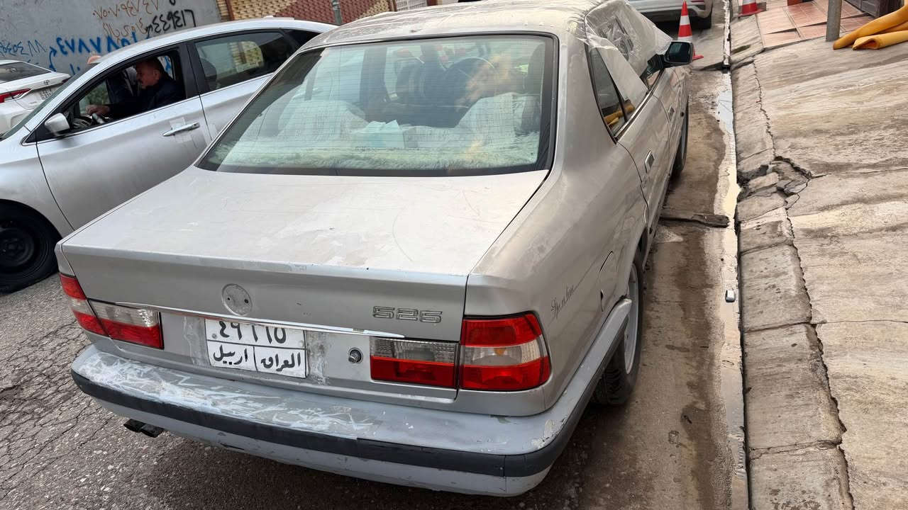 سلام عليكم اخوان بي ام للبيع موديل 1993 فئة525 مكينة مسكرة الضرر  صبع 3 قطع وباقي جاود شويه لون سلف بلادي كير وعليها غرامات سنوية منتهية باسمي تنشال غرامات من سعر السعر 55 وبيها مجال للشراي أربيل, العراق


**إذا كنت صاحب هذا الإعلان وتريد حذفه لأي سبب، رجاءا أرسل رسالة إلى الدعم الفني**