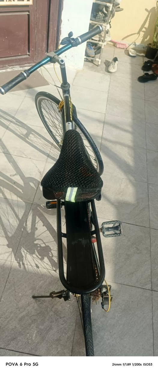 السلام عليكم.  👋
بايسكل للبيع ماركة MOVE المعروفة    🚲
  البايك لون مميز جداً  وقطعة نادرة    ✔️
البايك صنع في اليابان     🇯🇵
المعدن الالمنيوم بلكامل      
ويالة المنيوم طبقتين.     ✅
وزن خفيف جداً 💯
الحجم.  28فريم عالي   👌
العكرب شيمانو 7×1 نمر 
البايك مختم بكل مكان كلة ختم واحد ♣️
البريكات ماركهpro max    
التايرات تايرات جدد
سيبايه خلفيه مال ترحال اصليه✅      
البايك كلش ناعم وسريع بلمشي ونريح بلسياقة 
البايك نضيف جداً كما موضح بلصورة 
البايسكل بلحقيقة احلة من الصور.📸
السعر125 الف وبي مجال  💬
التواصل *********** واتساب 📱☎️
العنوان: بغداد
