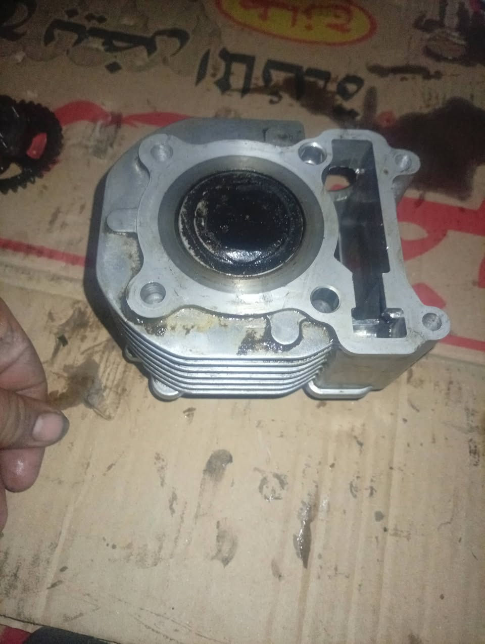 غراض مال محرك ماكس عام كلة مال تفصيخ من عدة البوشة و البستم و كلة مشتغل قليل
1-مصاطر مال تفصيخ السعر 10 الف
2-كور مجدد ولفات السعر20 الف 
3-اويل بم دهن شغال بس جيب و شد السعر 5 الف
4-نص محرك مال تفصيخ السعر 25 الف
5-رولة بيهة شوية ملعب السعر 10 الف 
6-زنجيل مال تفصيخ السعر 3 الف 
و الاسعار كلهة بيهة مجال


**إذا كنت صاحب هذا الإعلان وتريد حذفه لأي سبب، رجاءا أرسل رسالة إلى الدعم الفني**