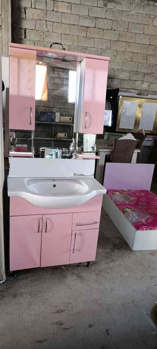 سلاوی خوداتان لێبێت مەخسەل بۆ فرۆشتن هەر بەرێزێک خوازیارە پەیوەندی بکات یا خود نامە بنێریت
***********
***********
تێ بینی ناو نیشانم سۆران بەرزێوە
