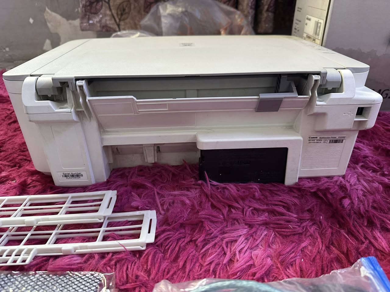 السلام عليكم  عندي هذه الطابعة كانون نوع بيكسما طباعه ملون وعادي وماسح ضوئي اخذتهه من شخص اعتقد كانت عنده مكتبه وبدل مكانه اخذتهه وما استخدمتهه وماعرفلهه .. ابيع على وضعها الحالي بيش تنفعك اكتبلي مكاني بغداد البياع 
Canon Pixma MG2460 
الحبر رقمه مكتوب على الكارتونه


**إذا كنت صاحب هذا الإعلان وتريد حذفه لأي سبب، رجاءا أرسل رسالة إلى الدعم الفني**