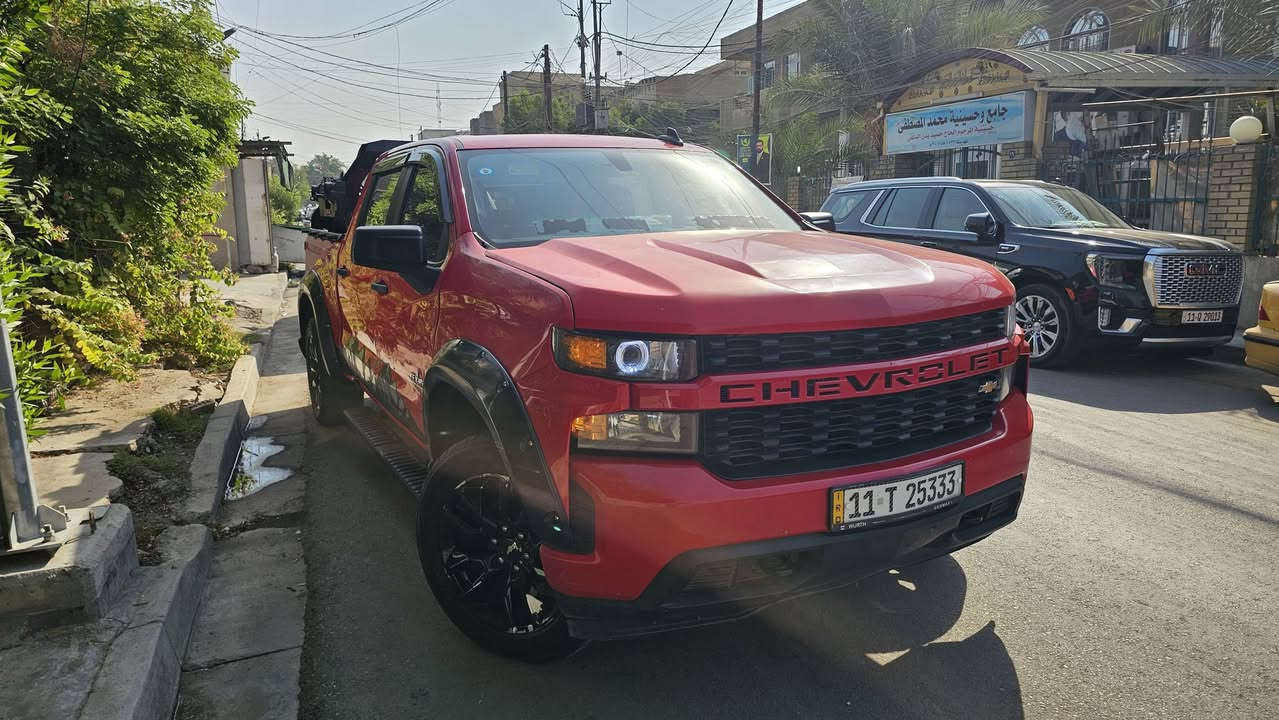 سلام عليكم
سلفرادو موديل ٢٠٢٠ 
للبيع  باب طويل بدي قصير المرغوب 
مكينه ٦ سلندر حجم المحرك ٤.٣ 
ماشيه 80 ميل 
ادامه كامله مناقصه برغي ولا مشتغل كلوب بلدشبول 
تخم تاير امريكي اربع فصول بلجيس 
صدر كله بلادي 
كير ادامه كامله من دهن وفلتر 
الاضافات 
محجر ٨٠٠$ 
نفخات جاملغات 
سبنسرات 
دوسات 
مطريات 
منضومه زنون كامله ب ٣ ورقات 
السياره جاهزه شغل وطلع 
السعر 230 ورقه وبيهه مجال حك الجيه 
صور الحادث بلمنشور  
رقم بغداد انكليزي باسمي 
***********
