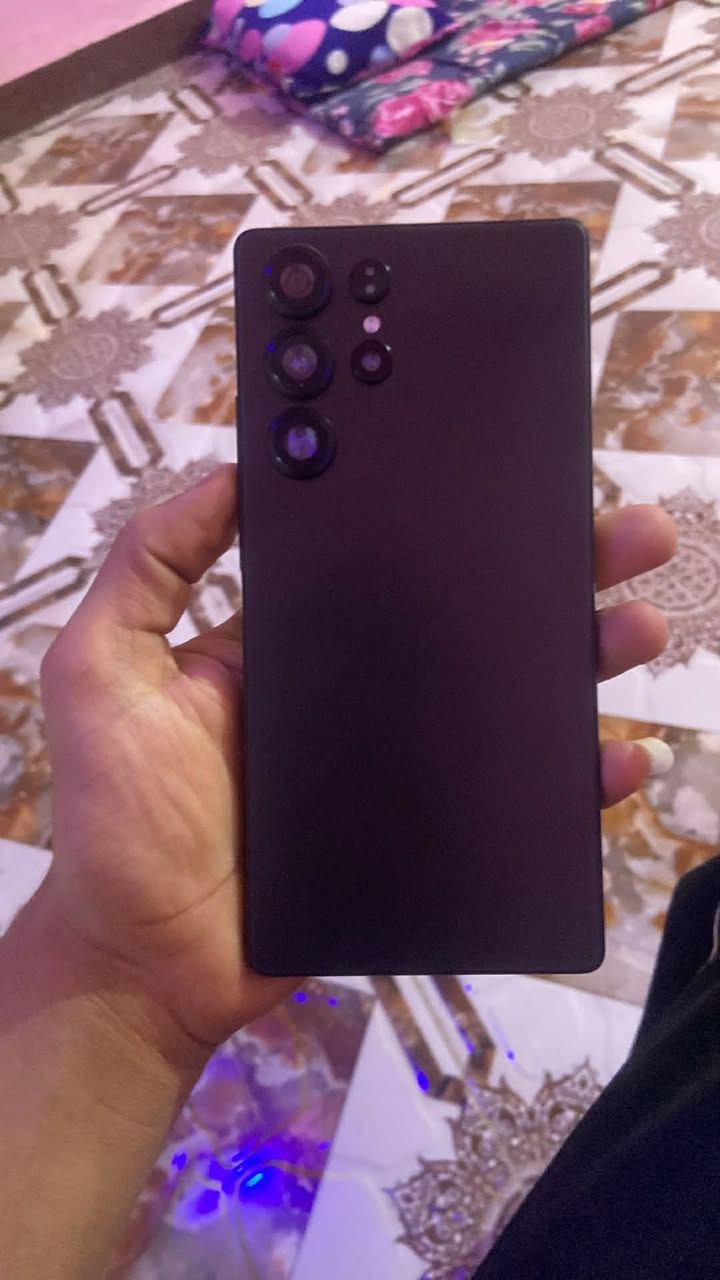 سلام عليكم جهاز s25كوبي مو سامسونگ ذاكره 256 عيبه لكامره مو حلوه جهاز حلو كلش وسلس سعر 200وبي مجال ***********
