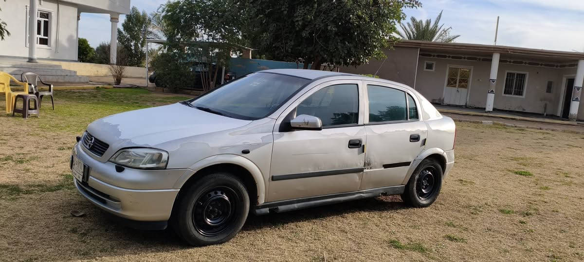 سلام عليكم 
اوبل استرا 2002 حجم المحرك 1600 مسكر رقم بغداد  

محرك جديد شرط لا تكلسات و لا سواد بالداخل مال حاوية ع ايدي

صدر امامي خلفي كلة جديد و غراض شرط اصلية

جويتر جديد شرط ع القفلة مال الشركة

ضفيرة جديدة 

بلكات جدد GM مالها البلادي 

تخم نوزلات جدد مالها البلادي 

منظومة سكيورتي جديدة 

راديتر جديد 

مي راديتر اصلي زيتي درجة أولى مو عادي

تخم تايرات جديد 

تخم ويالة جديد

منظومة تبريد كاملة راديتر جديد بس عوزها كمبريسر صار بي ضعف و ما بدلتة بداية الشتاء 

مرايات دعامية لايت امامي كلة جديد و مال حاوية 

مسجل و راديو شغالات

لايتات خلفية جديدة موجودة ما مبدلها السيارة تريد تبديل دسكات امامية و فلنجاتها نص عمر اما البنزات الخلفية مبدلهن و مبدل فلنجاتها و العنبار كذلك 

السيارة مشتغلها شغل مال جناي الله شاهد ادامة اول باول حتى الدهن مال محرك من الزين سعر اللتر 12 الف

السعر 45 ورقة و بيها مجال للطيبين 

السنوية ساقطة قبل 3 ايام مطلوبة 300 الف تنزل من السعر التحويل شوكت ما تريد

للتواصل***********   -   *********** بي واتساب و ماسنجر موجود
